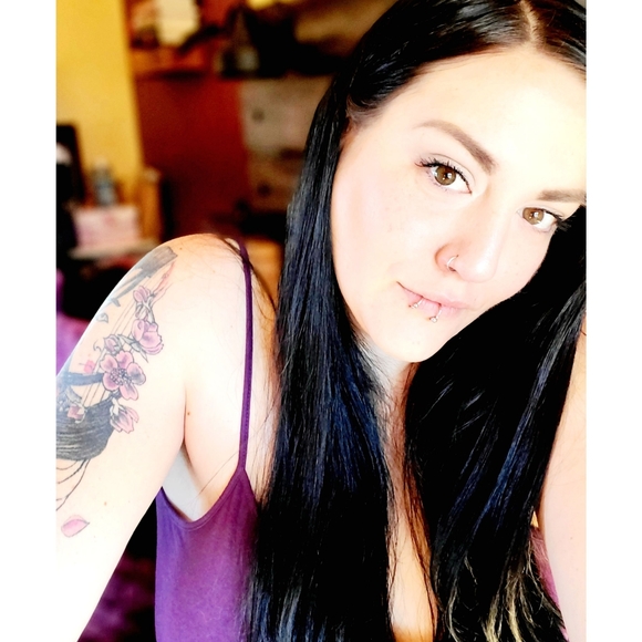 Vintage, Retro, modern clothing and accessories, books are coming soon! - Picture 7 of 8